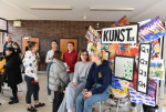 Buntes Treiben am Stand des Kunst Lk