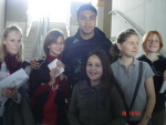 Fans mit Spieler Caio